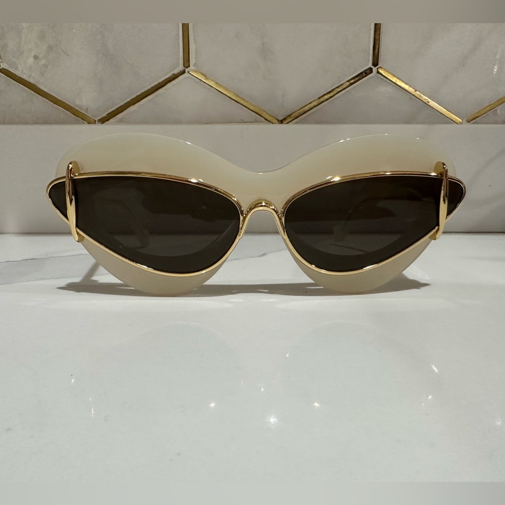LOEWE Double Frame Cat-Eye Sunglasses - Picture 4 of 5